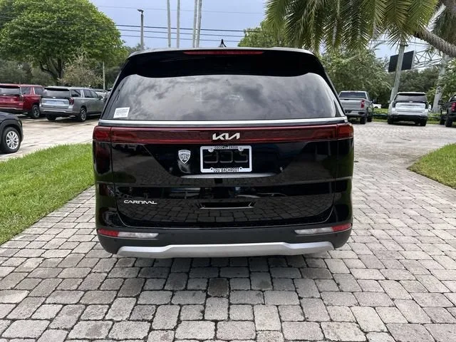 2024 Kia Carnival LX photo 36