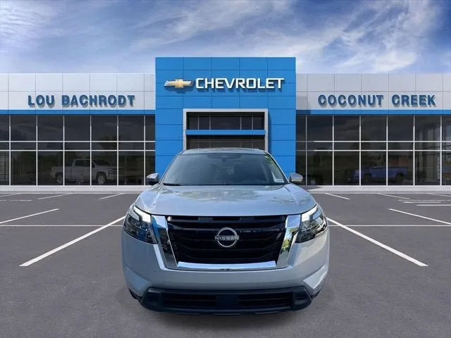 2025 Nissan Pathfinder SV photo 3