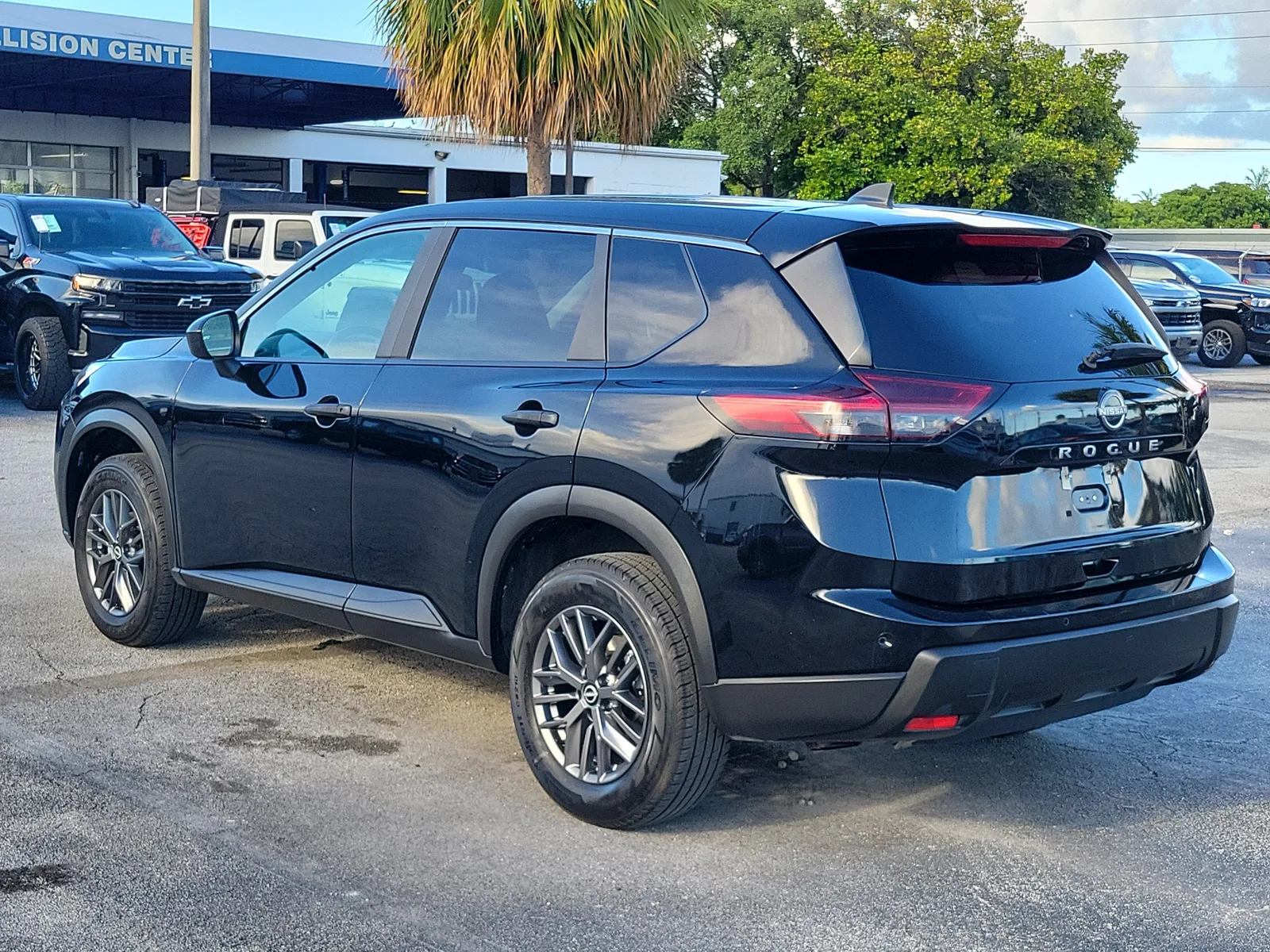 2024 Nissan Rogue S photo 5