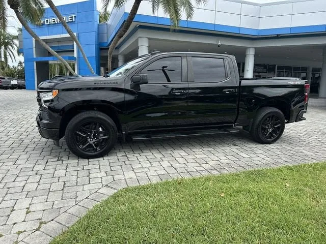 2024 Chevrolet Silverado 1500 RST photo 32