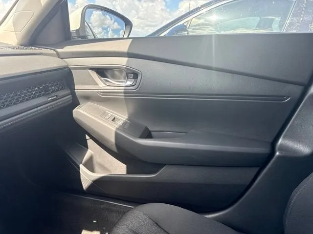 2023 Honda Accord Sedan LX photo 11