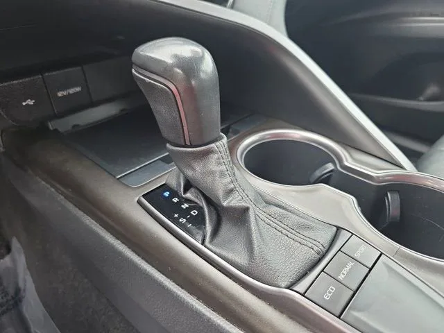 2023 Toyota Camry SE photo 32