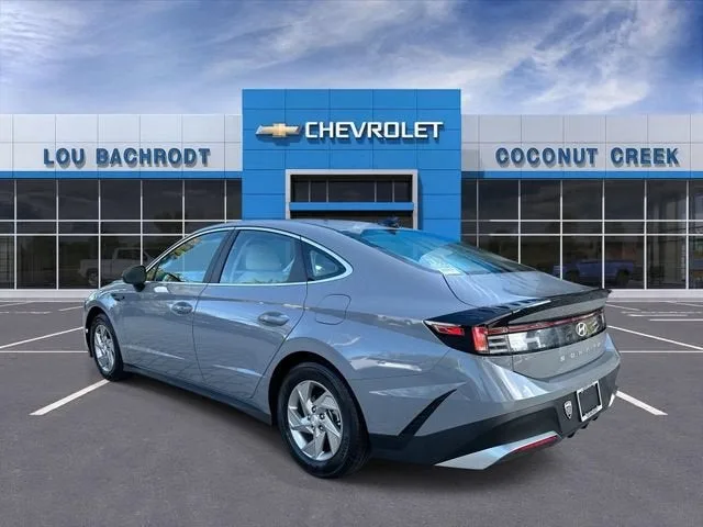 2025 Hyundai Sonata SE photo 6