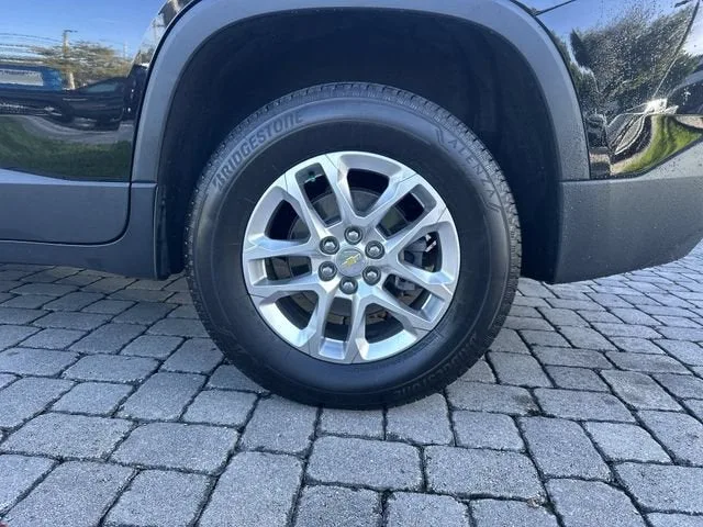2021 Chevrolet Traverse LT Leather photo 11