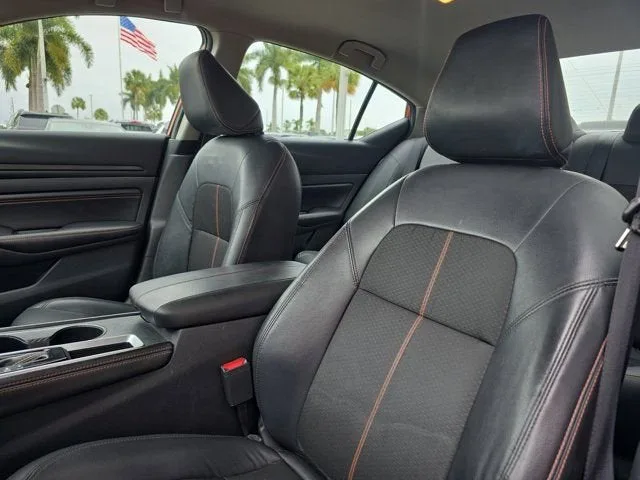 2022 Nissan Altima 2.5 SR photo 23