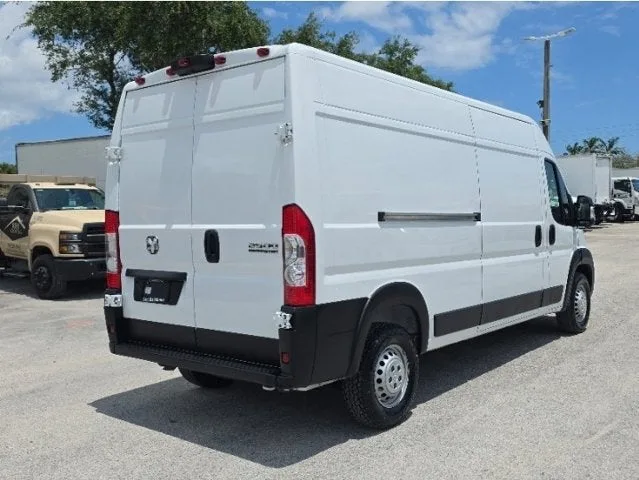 2025 RAM ProMaster Cargo Van Tradesman photo 7