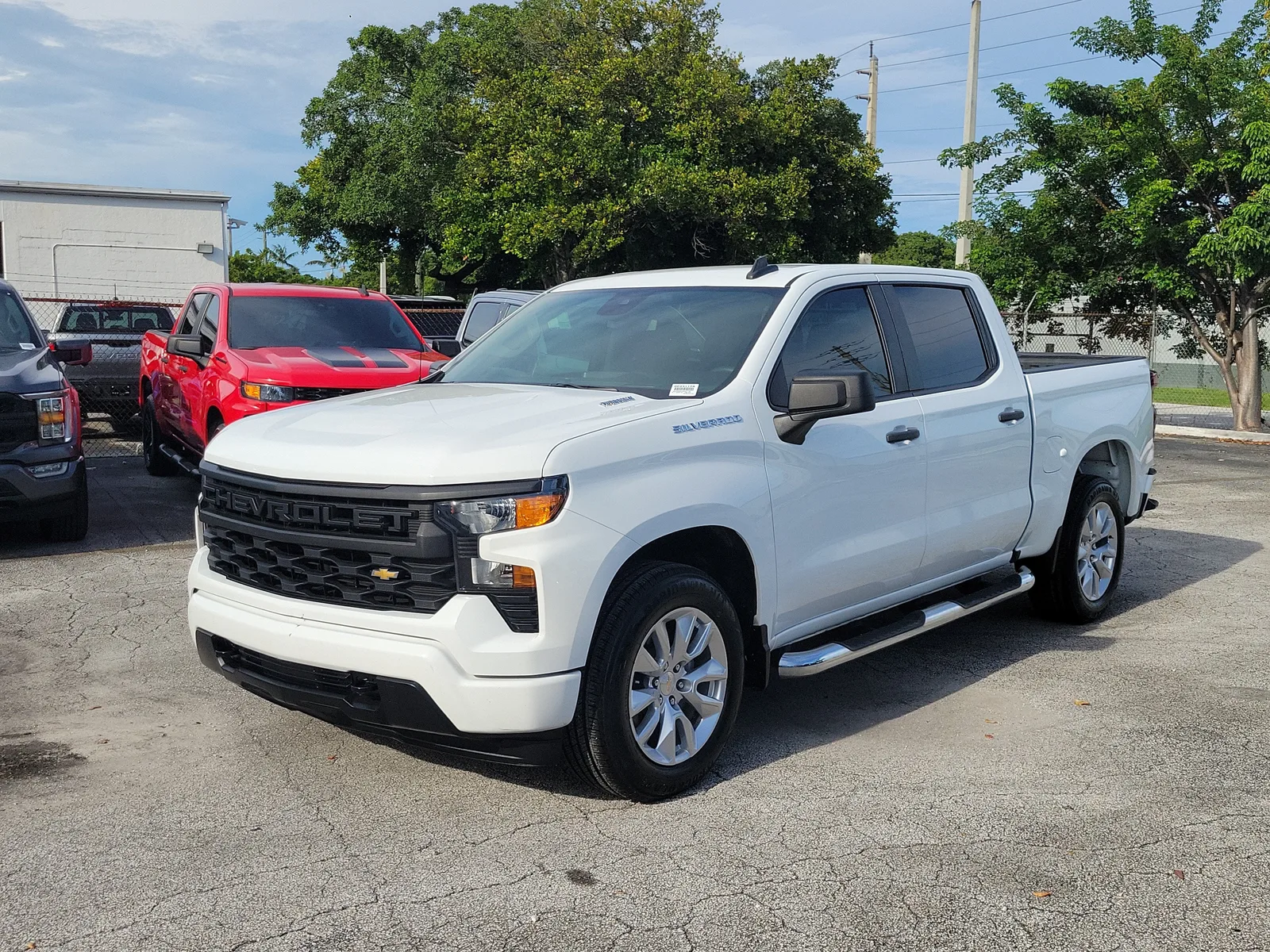 2025 Chevrolet Silverado 1500 Custom photo 7