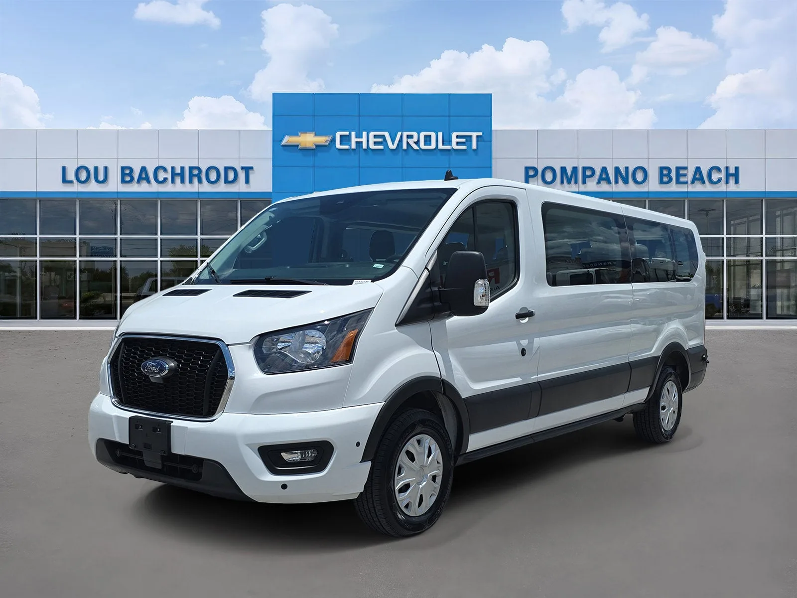 2024 Ford Transit Passenger Wagon XL photo 3