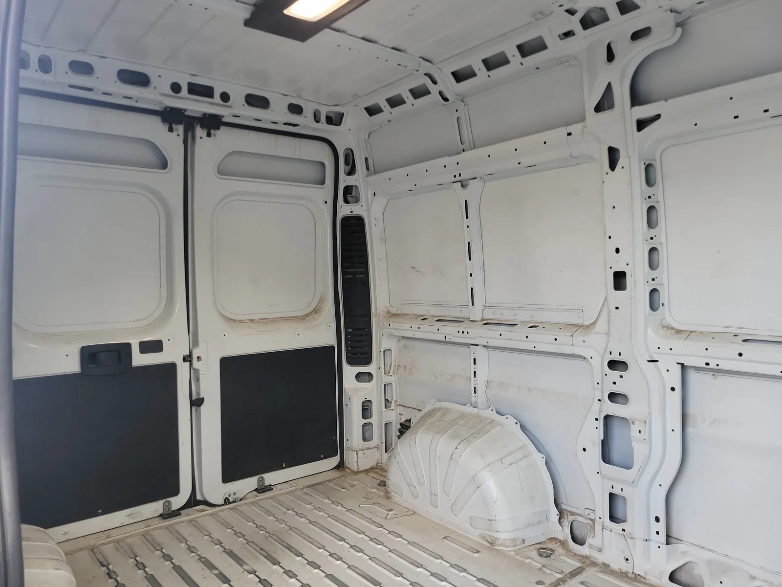 2024 RAM ProMaster Cargo Van Tradesman photo 6