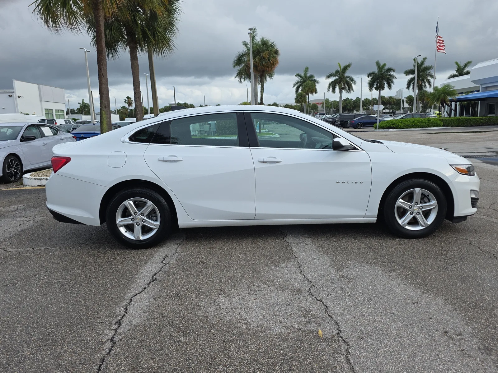 2023 Chevrolet Malibu FL photo 8