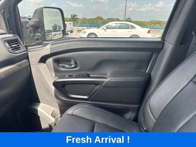 2023 Nissan Titan XD PRO-4X photo 12