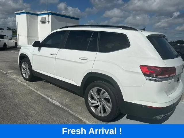 2022 Volkswagen Atlas 2.0T SE w/Technology photo 15