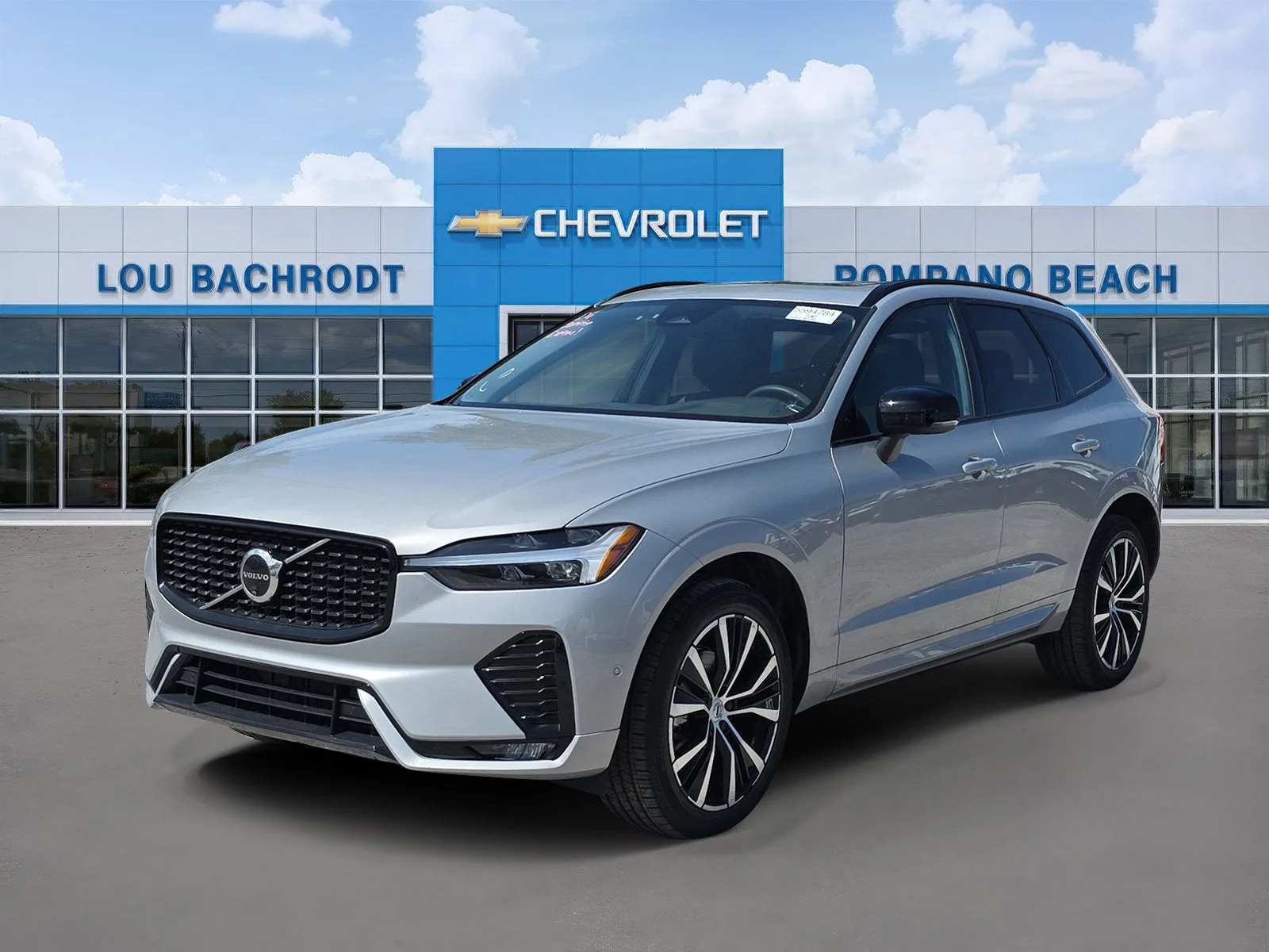 2024 Volvo XC60 Plus Dark Theme photo 3