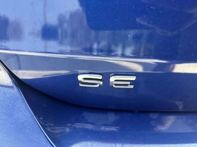 2024 Volkswagen Taos SE photo 12