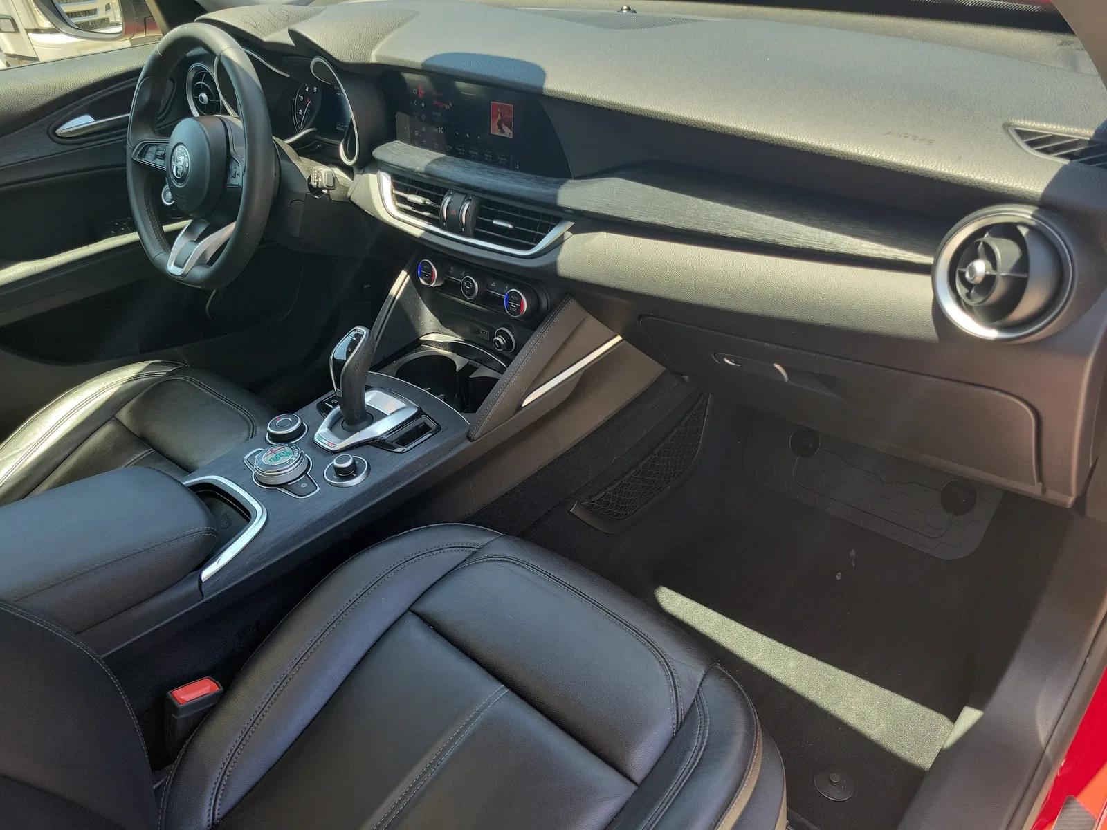 2020 Alfa Romeo Stelvio Sport photo 9