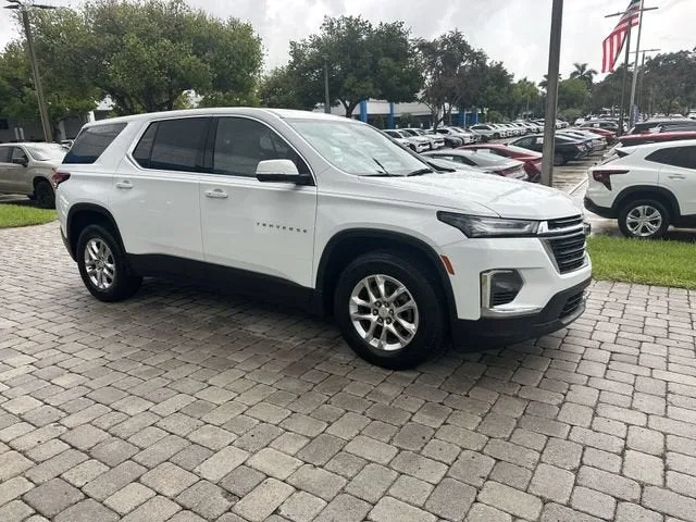 2023 Chevrolet Traverse LS photo 15