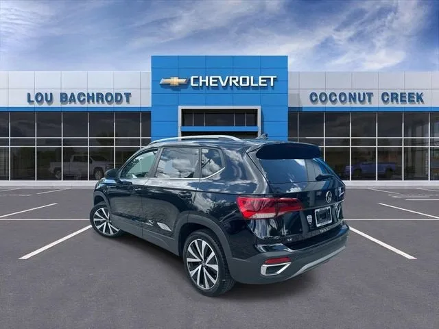 2024 Volkswagen Taos SE photo 6