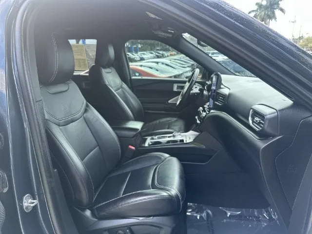 2023 Ford Explorer ST photo 29