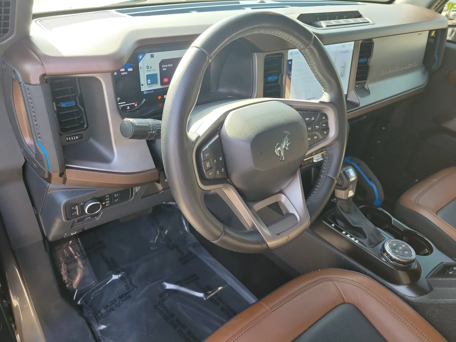 2022 Ford Bronco Base photo 19
