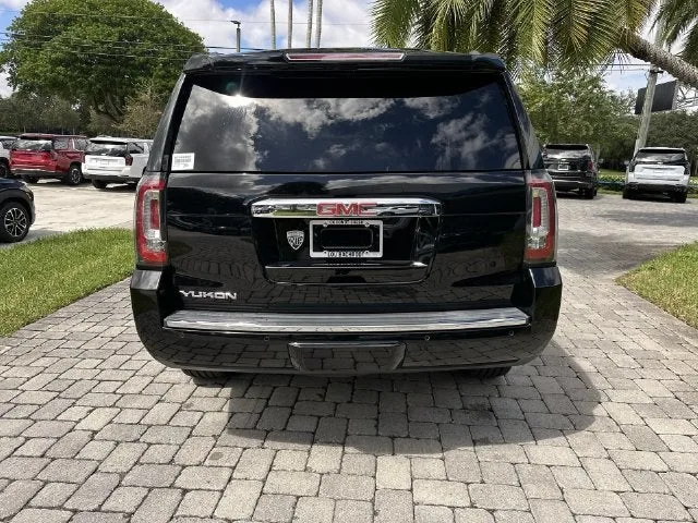 2019 GMC Yukon Denali photo 35