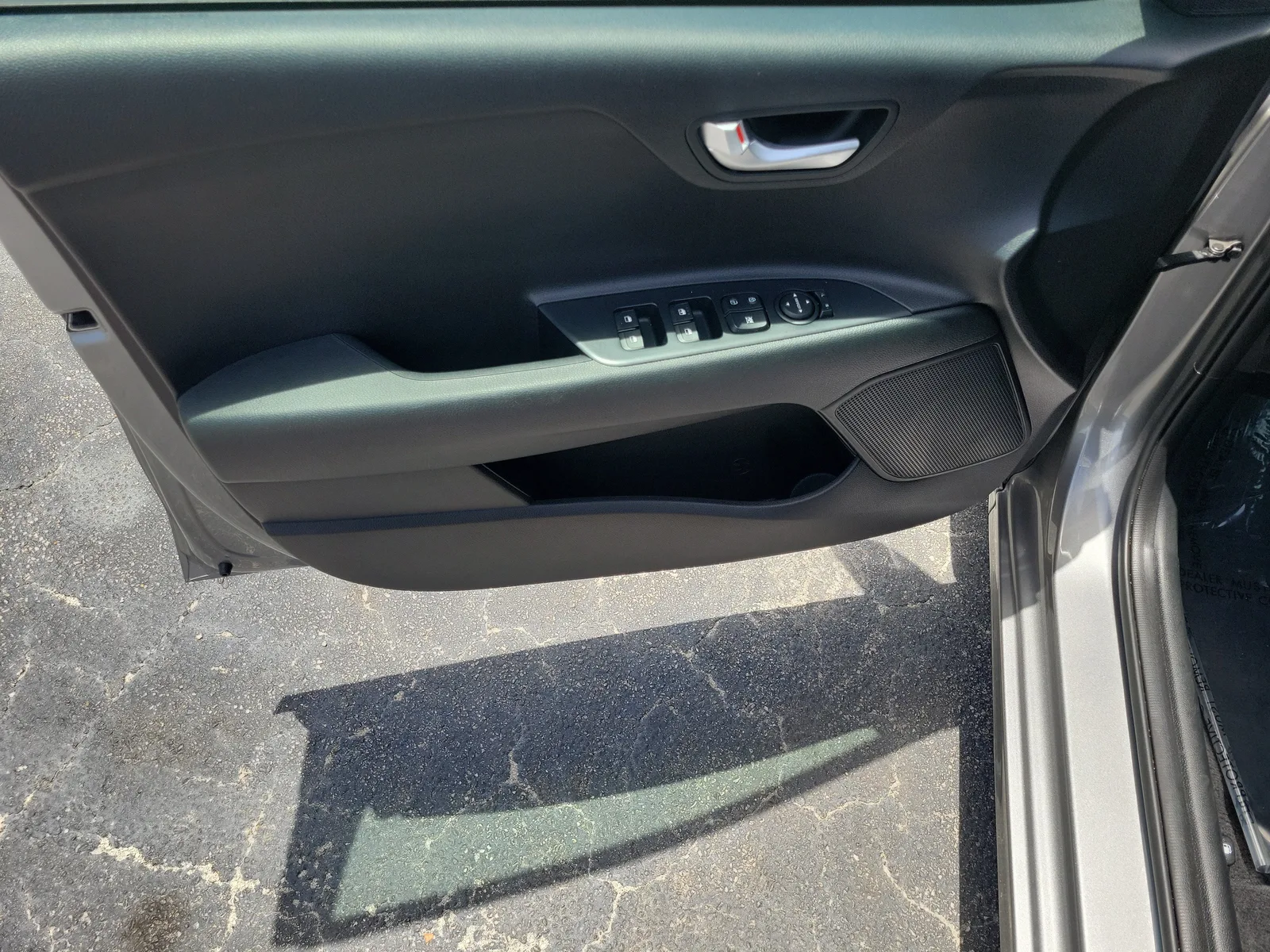 2022 Kia Rio 5-Door S photo 22