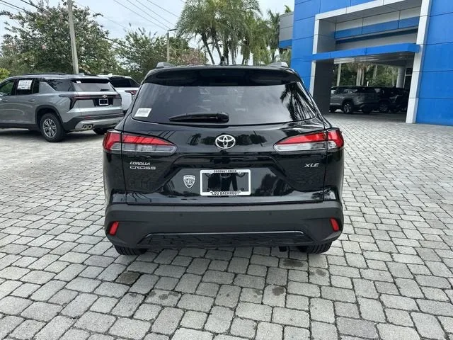 2025 Toyota Corolla Cross XLE photo 34