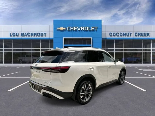 2023 INFINITI QX60 LUXE photo 8