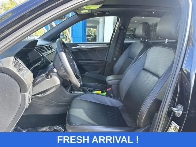 2022 Volkswagen Tiguan SE R-Line Black photo 30