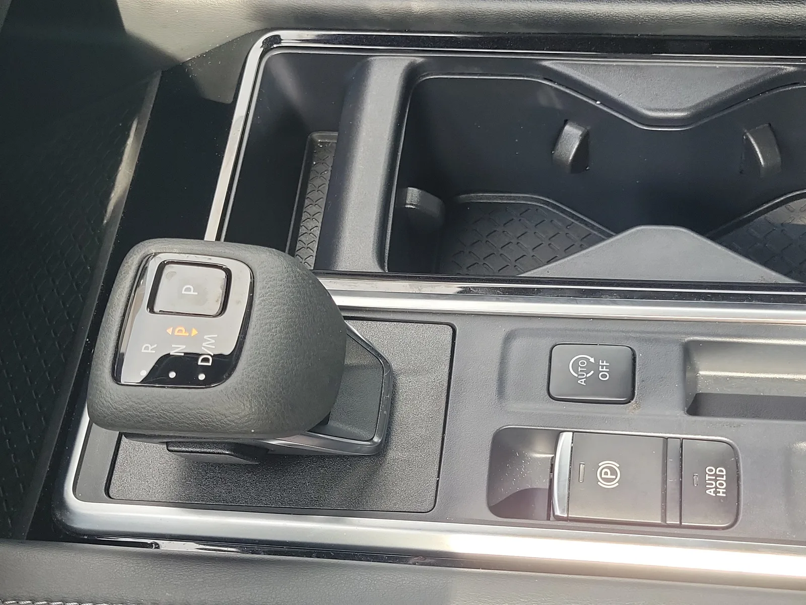 2024 Nissan Pathfinder SV photo 31