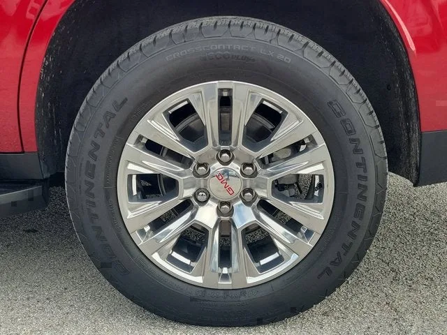 2024 GMC Yukon Denali photo 9