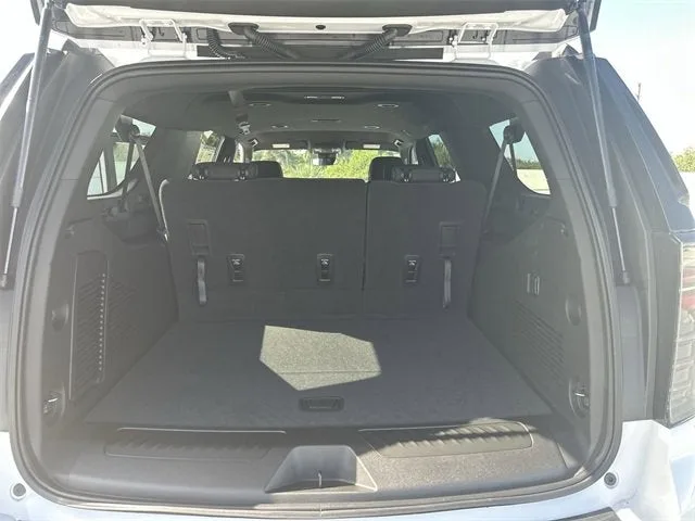 2026 Chevrolet Suburban LS photo 20