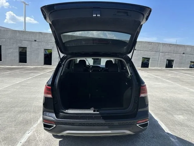 2024 Volkswagen Taos SE photo 32