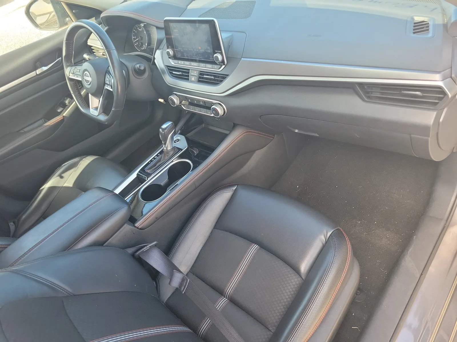 2024 Nissan Altima 2.5 SR photo 9