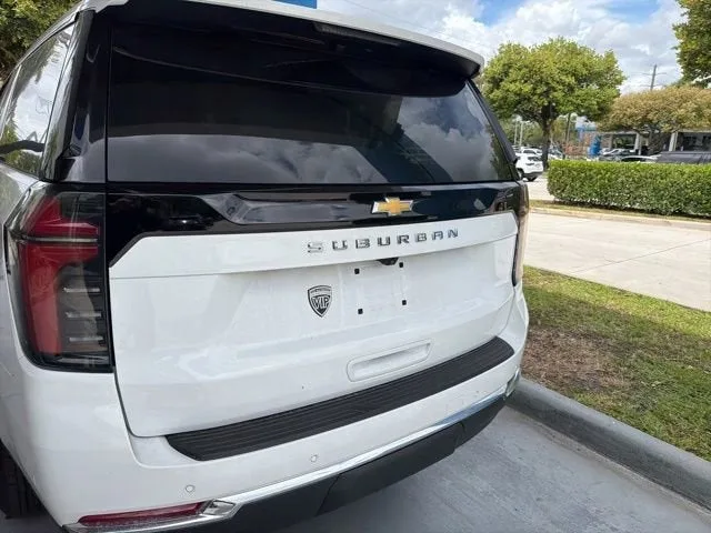 2026 Chevrolet Suburban LS photo 11