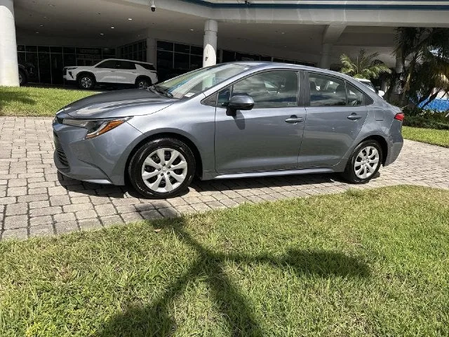 2024 Toyota Corolla LE photo 31