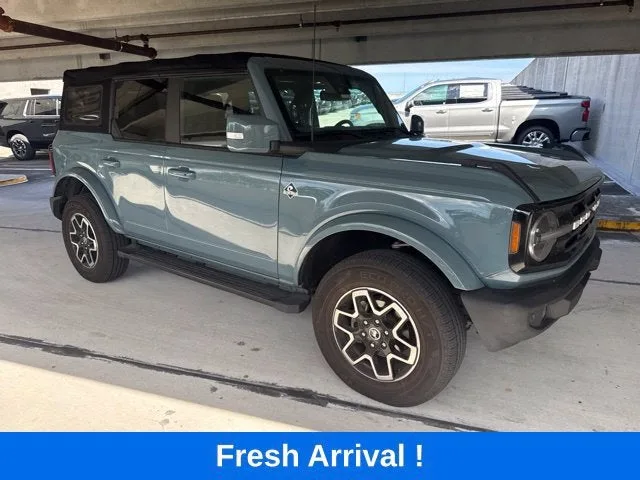 2022 Ford Bronco Base photo 15