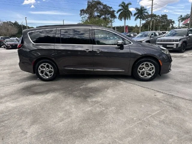 2023 Chrysler Pacifica Limited photo 14