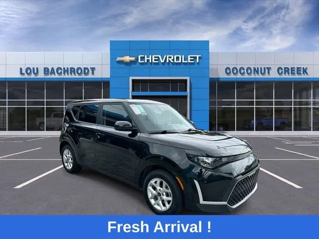 2024 Kia Soul LX photo 2