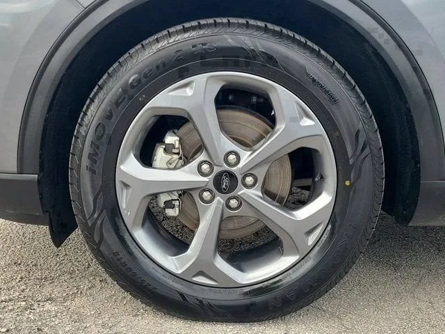 2025 Ford Escape ST-Line photo 6