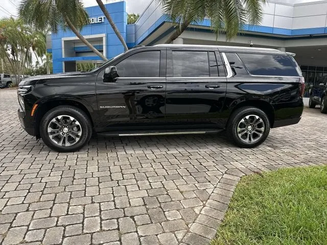 2026 Chevrolet Suburban LS photo 31