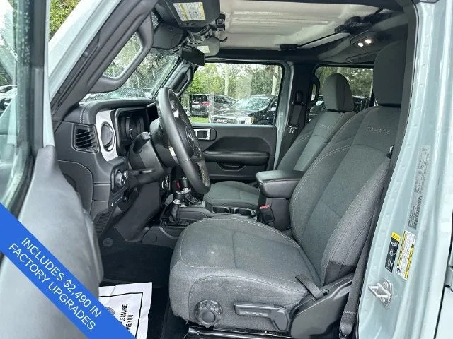 2024 Jeep Wrangler 4xe Sahara photo 30