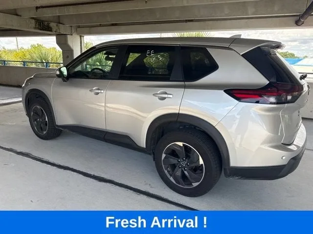 2024 Nissan Rogue SV photo 17
