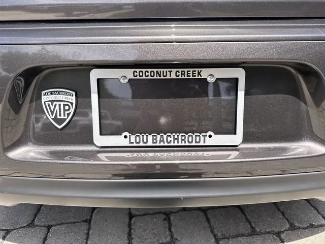 2023 Chrysler 300 300S photo 13
