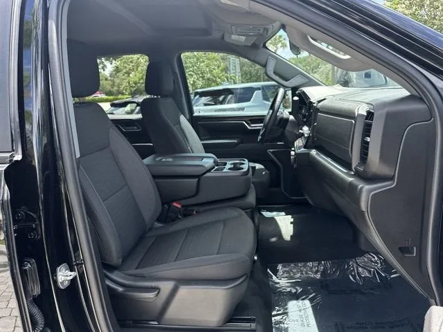 2025 Chevrolet Silverado 1500 RST photo 29
