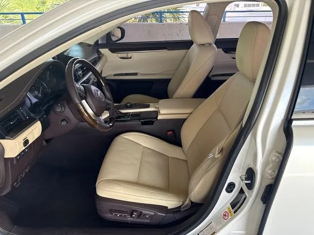 2017 Lexus ES ES 350 photo 2