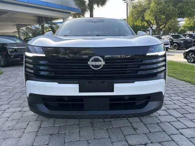 2025 Nissan Kicks SV photo 19