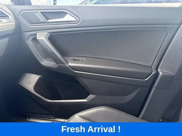 2020 Volkswagen Tiguan SE photo 12
