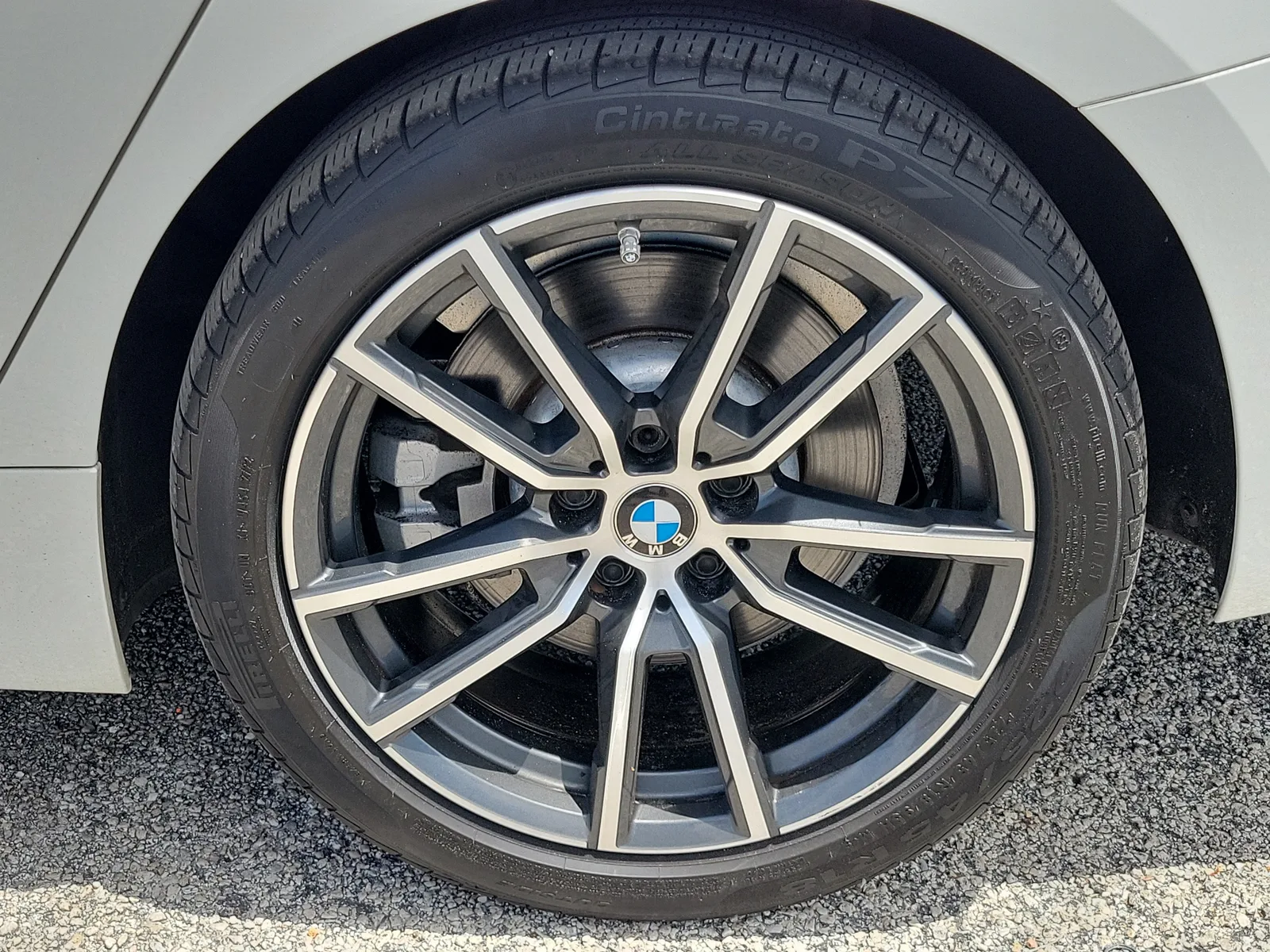 2020 BMW 3 Series 330i photo 9