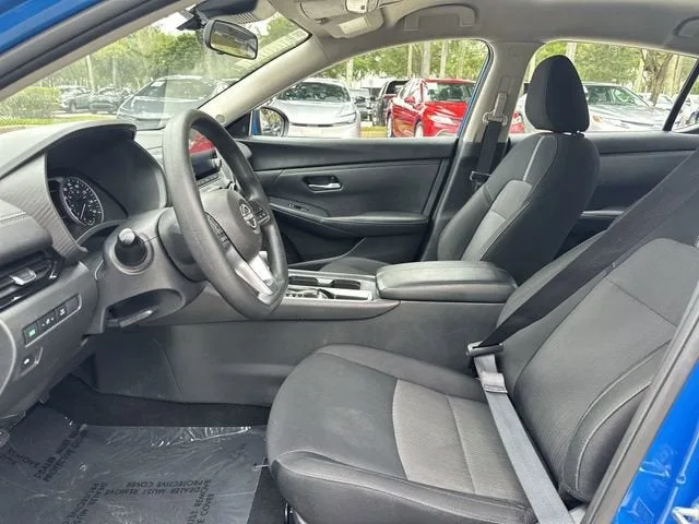 2025 Nissan Sentra SV photo 23