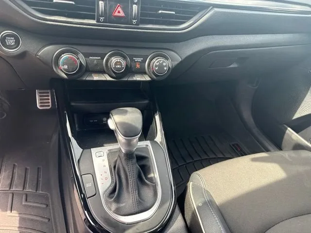 2021 Kia Forte GT-Line photo 8